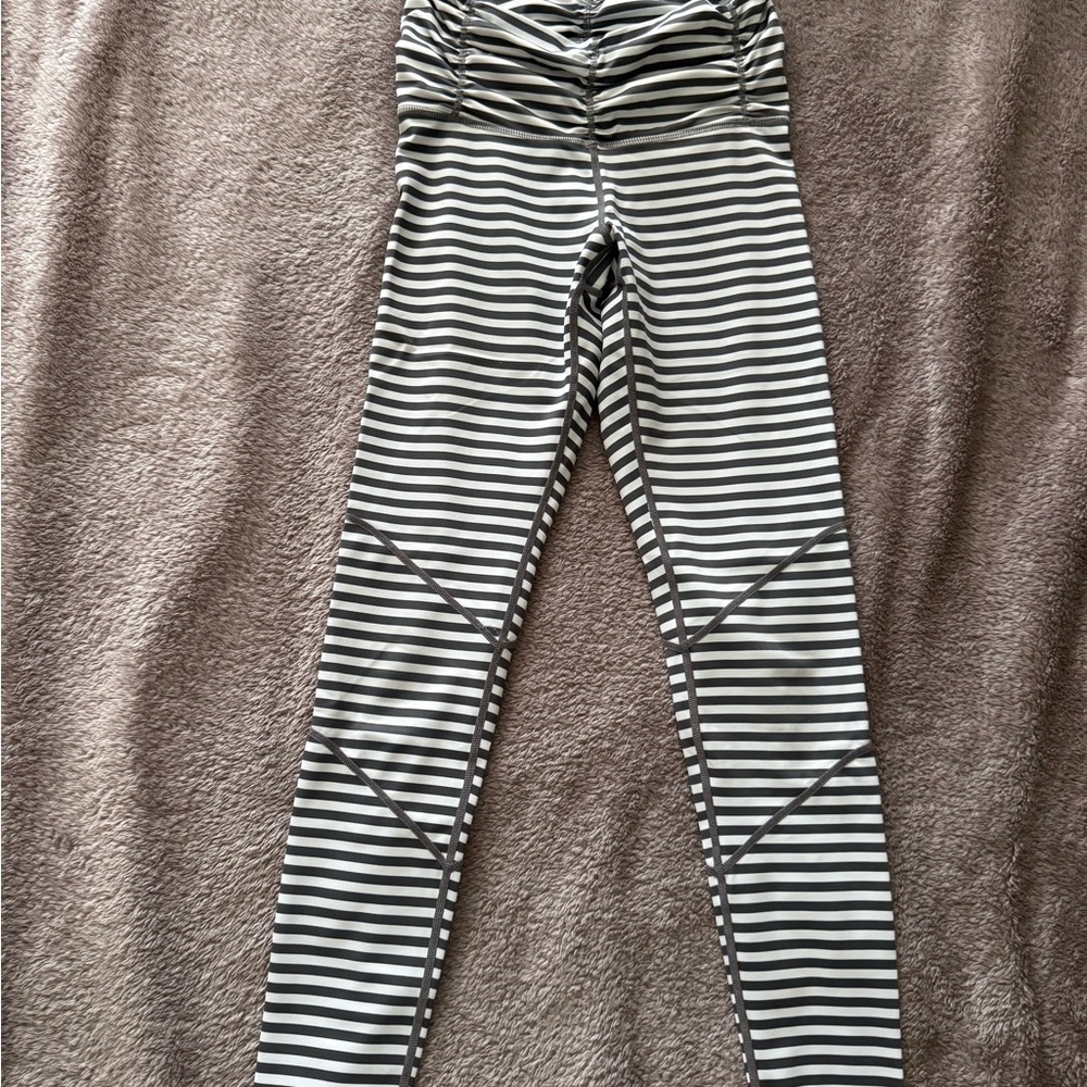 Striped Black and White capri Leggings